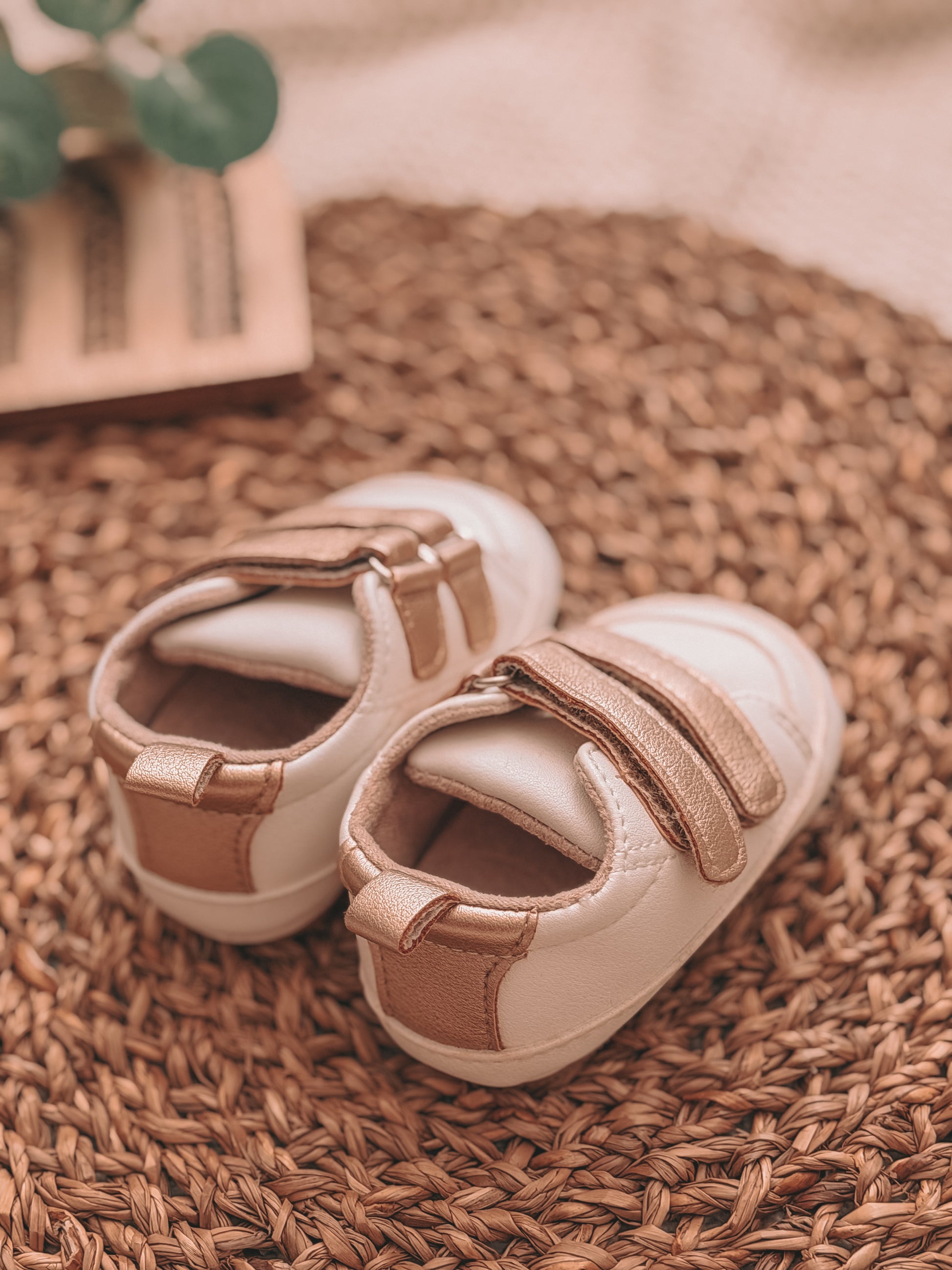 Gold Metallic Sneackers (Unisex)